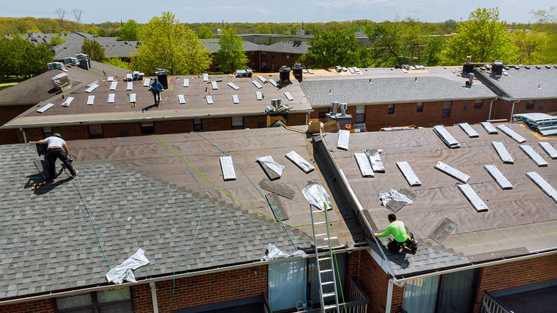 roof being replaced on apartment building